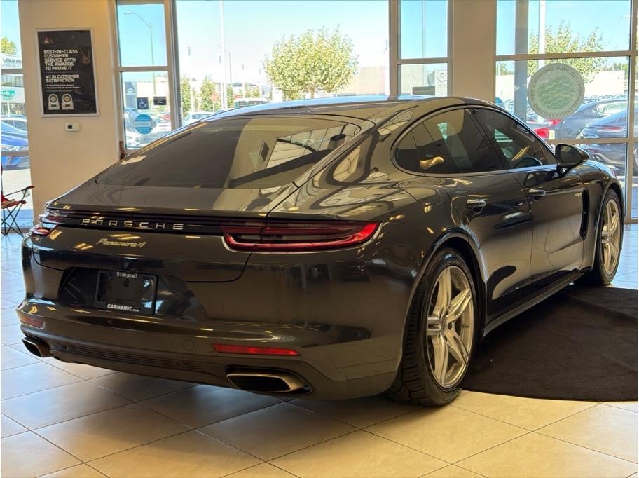 2018 Porsche Panamera 4 E-Hybrid Sedan 4D