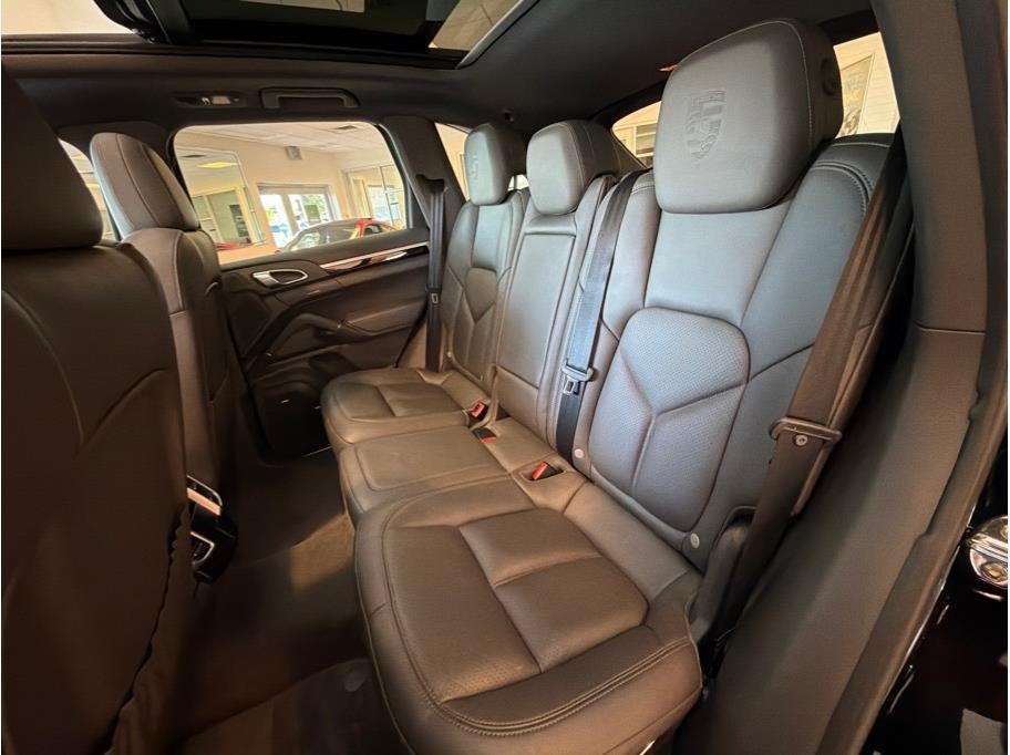 2017 Porsche Cayenne Platinum Edition Sport Utility 4D