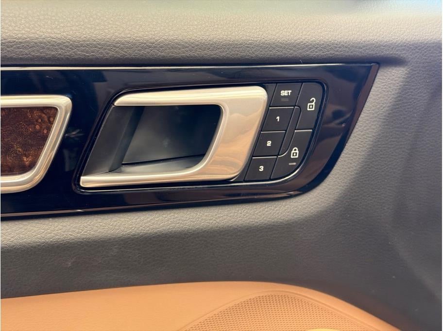 2022 Porsche Cayenne Platinum Edition Sport Utility 4D