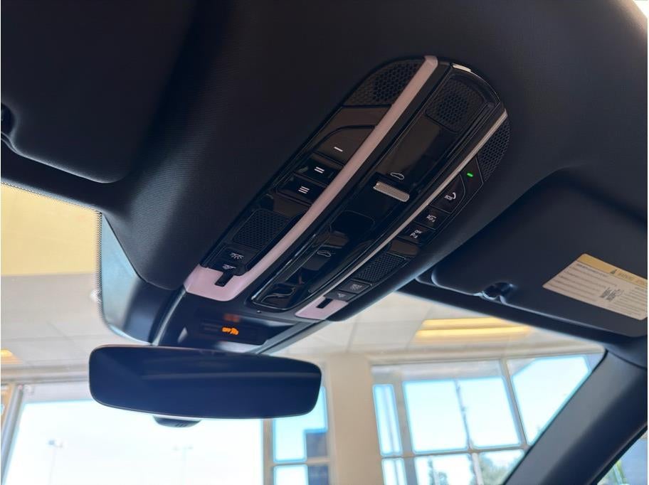 2022 Porsche Cayenne Platinum Edition Sport Utility 4D