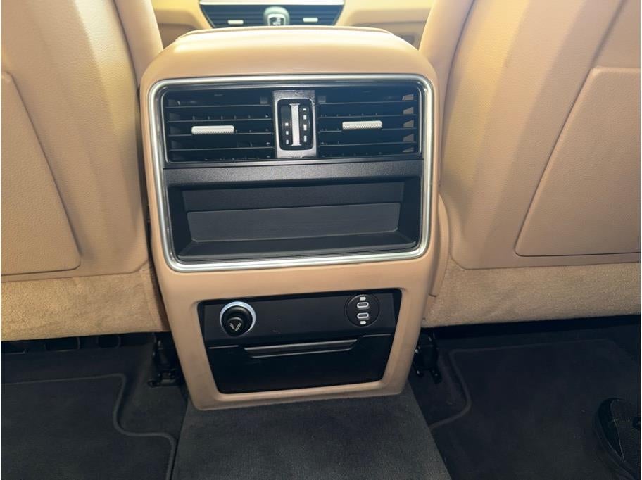 2022 Porsche Cayenne Platinum Edition Sport Utility 4D