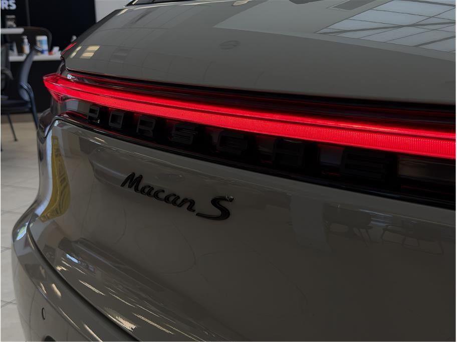 2021 Porsche Macan S Sport Utility 4D