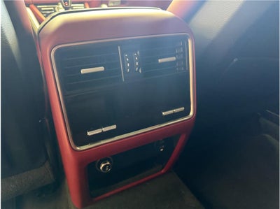 2022 Porsche Cayenne E-Hybrid Sport Utility 4D