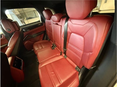 2022 Porsche Cayenne E-Hybrid Sport Utility 4D