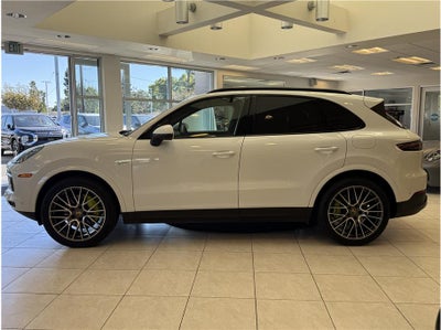 2022 Porsche Cayenne E-Hybrid Sport Utility 4D