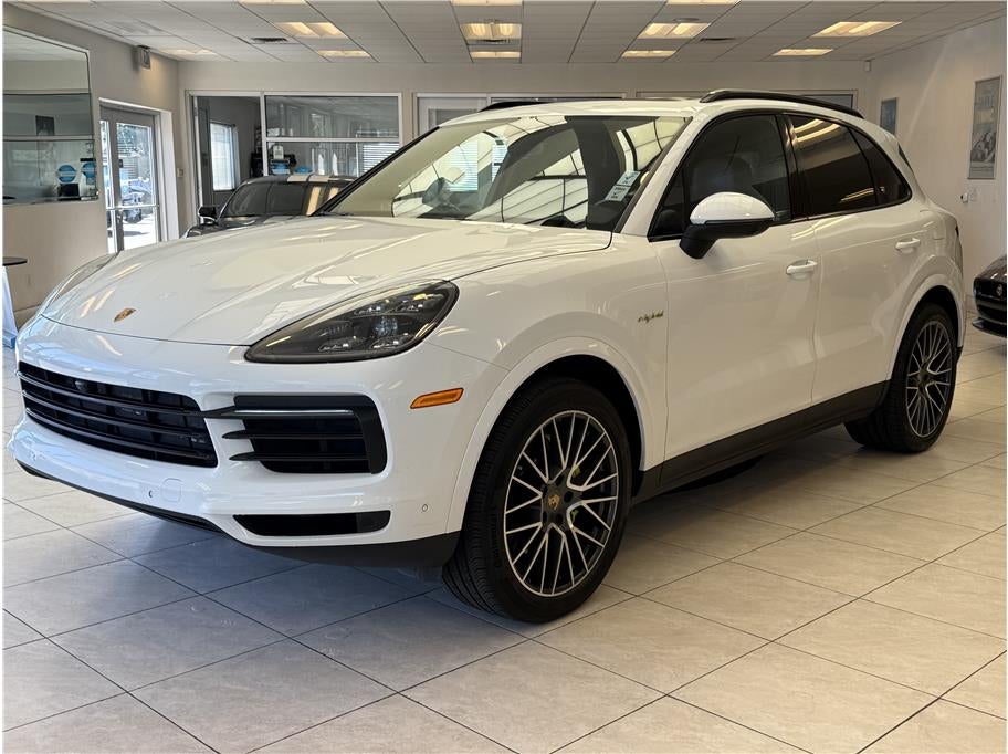 2022 Porsche Cayenne E-Hybrid Sport Utility 4D