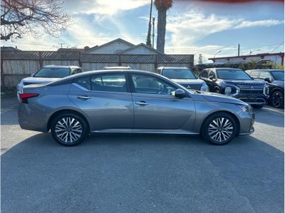 2023 Nissan Altima 2.5 SV Sedan 4D