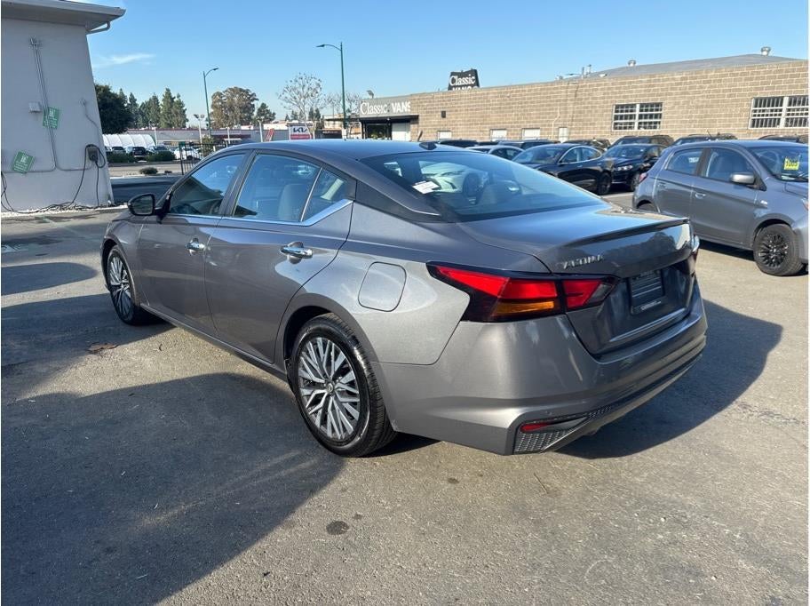 2023 Nissan Altima 2.5 SV Sedan 4D