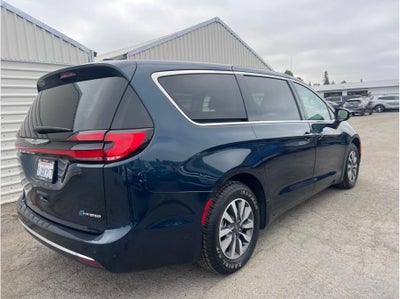 2023 Chrysler Pacifica Hybrid Touring L Van 4D