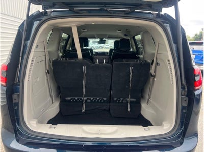 2023 Chrysler Pacifica Hybrid Touring L Van 4D