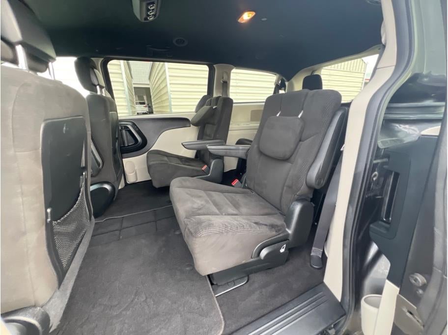 2016 Dodge Grand Caravan Passenger SE Plus Minivan 4D