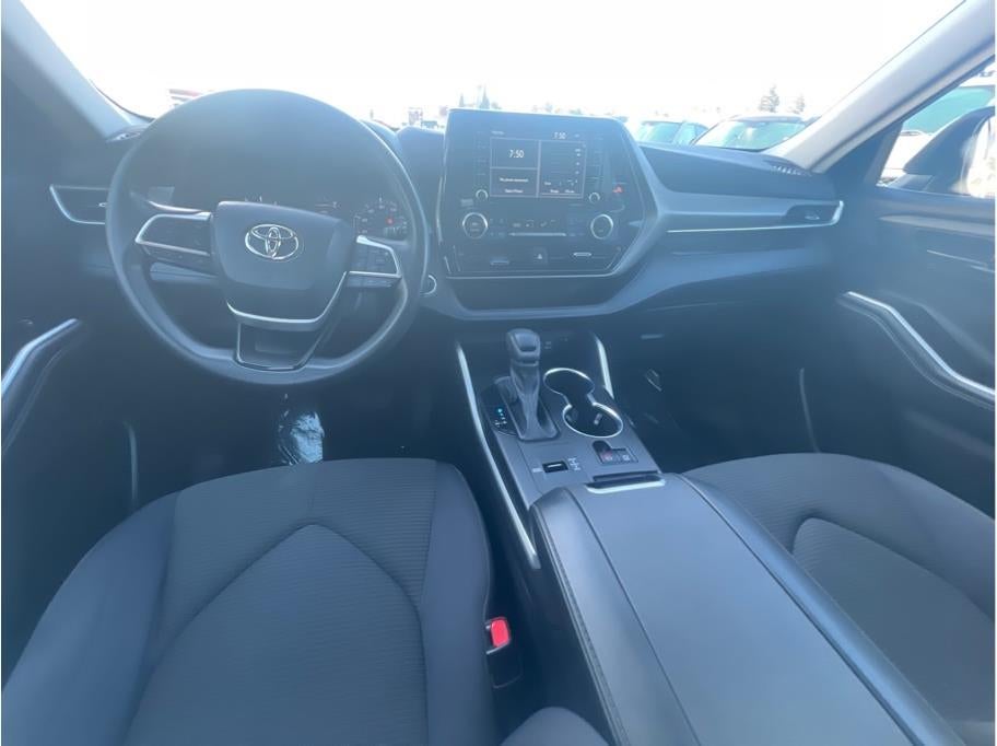 2022 Toyota Highlander L Sport Utility 4D