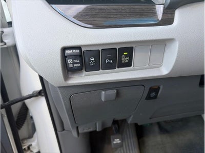 2015 Toyota Sienna XLE Minivan 4D