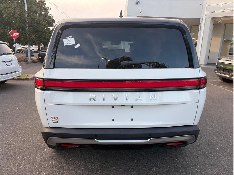 2024 Rivian R1S Quad Large Sport Utility 4D