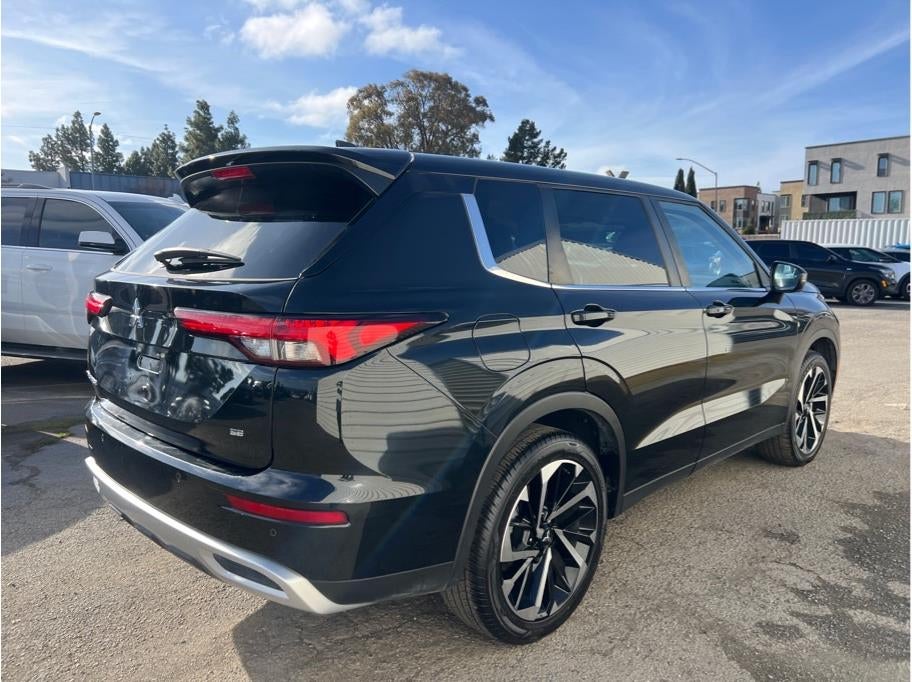 2022 Mitsubishi Outlander SE Sport Utility 4D