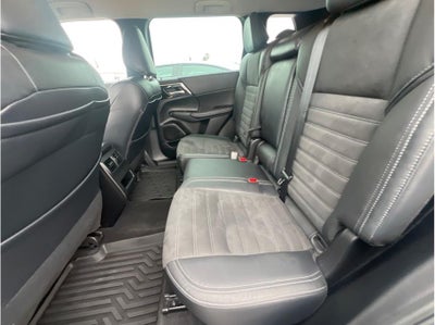 2023 Mitsubishi Outlander SE Sport Utility 4D