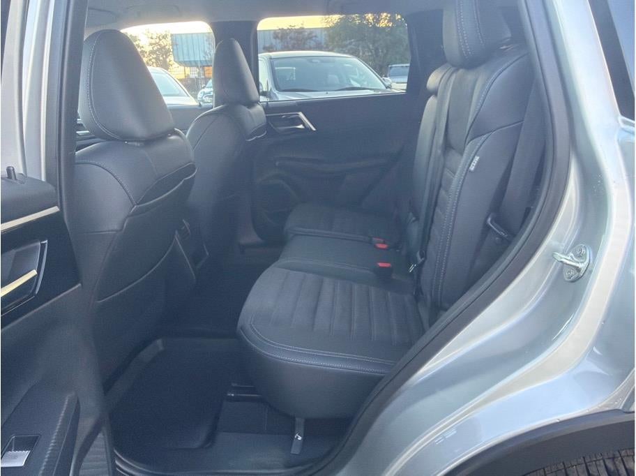 2025 Mitsubishi Outlander PHEV SE Tech Package