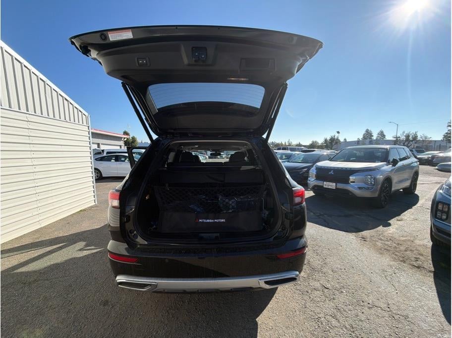 2025 Mitsubishi Outlander PHEV SE Tech Package