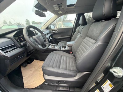 2025 Mitsubishi Outlander PHEV SE