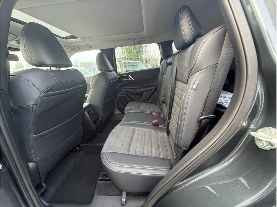 2025 Mitsubishi Outlander PHEV SE