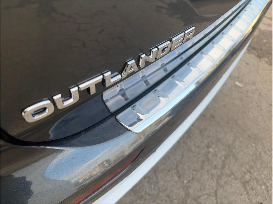 2025 Mitsubishi Outlander PHEV SE Tech Package