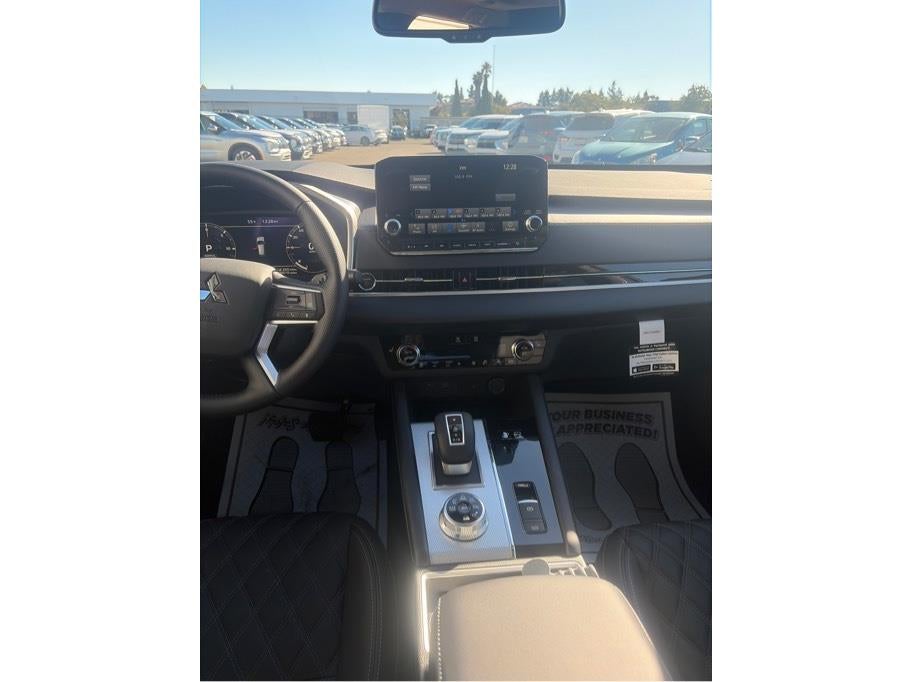 2025 Mitsubishi Outlander PHEV SEL