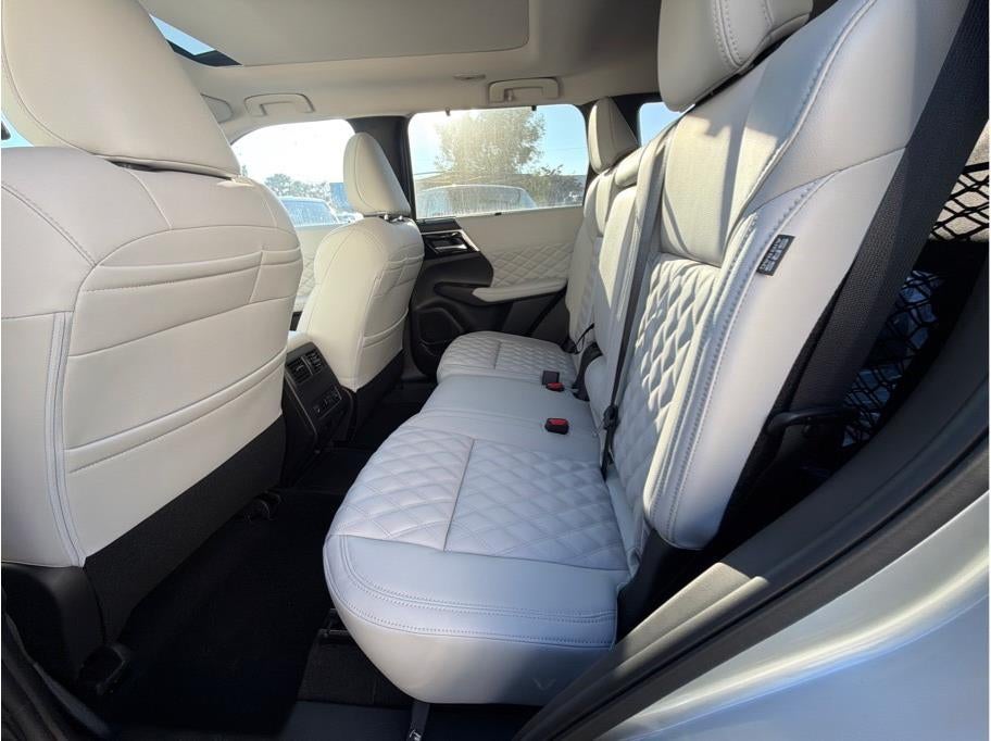 2025 Mitsubishi Outlander PHEV SEL