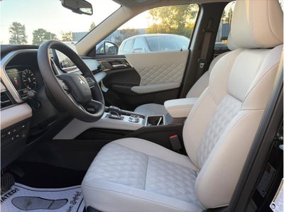 2025 Mitsubishi Outlander PHEV SEL