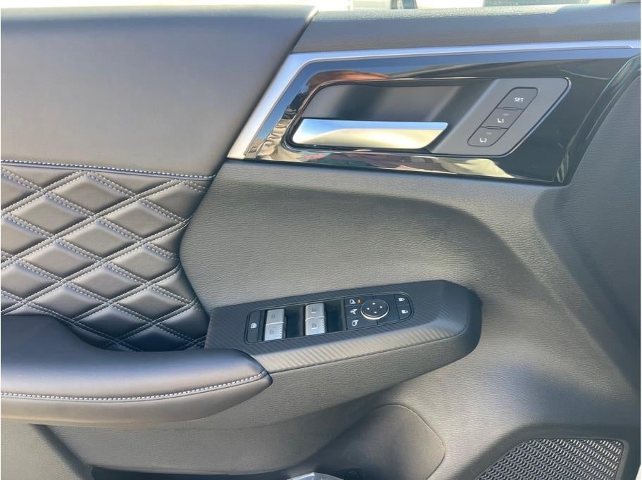 2025 Mitsubishi Outlander PHEV SEL