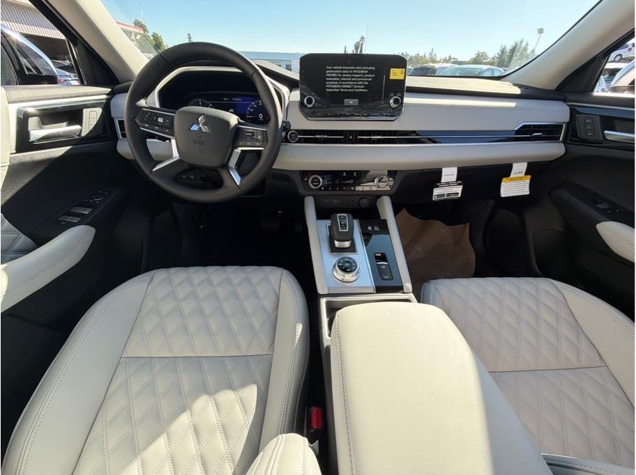 2025 Mitsubishi Outlander PHEV SEL