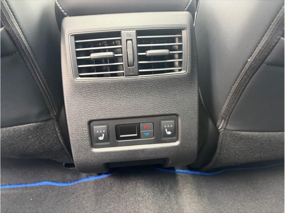 2025 Mitsubishi Outlander PHEV SEL