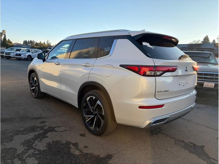 2025 Mitsubishi Outlander PHEV SEL