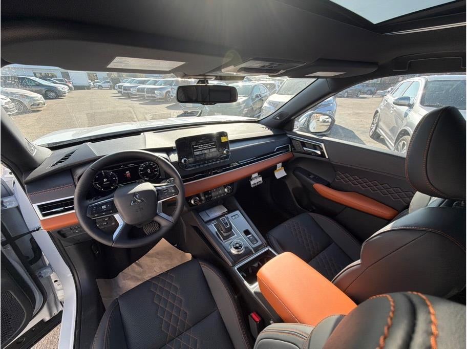 2025 Mitsubishi Outlander PHEV SEL Premium Package