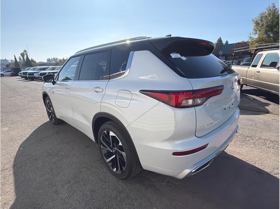2025 Mitsubishi Outlander PHEV SEL Premium Package