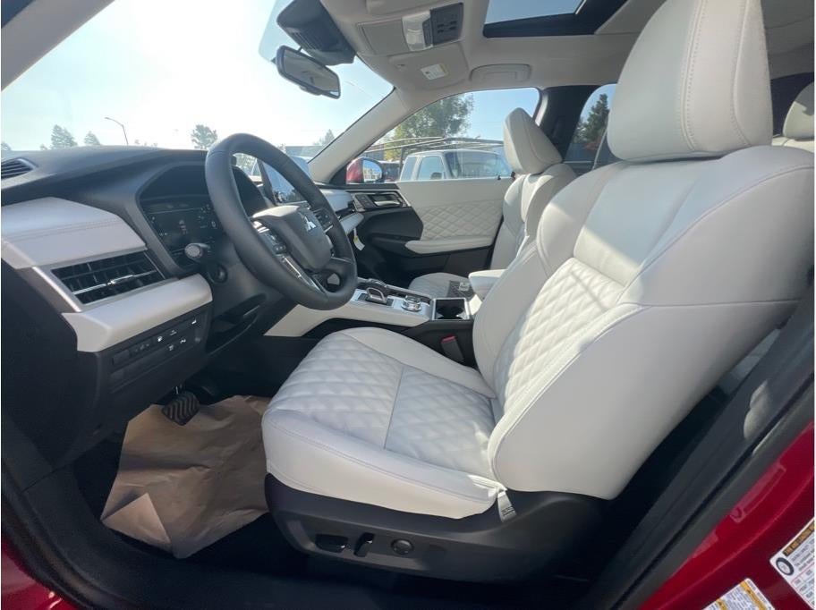 2025 Mitsubishi Outlander PHEV SEL