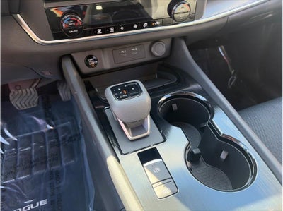 2025 Nissan Rogue SV Sport Utility 4D