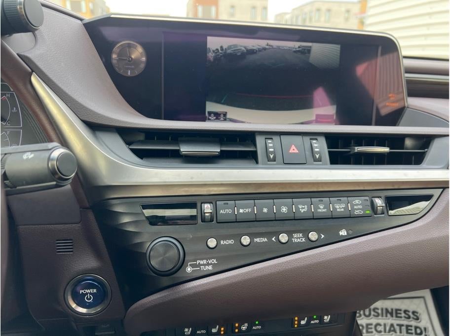 2019 Lexus ES ES 300h Sedan 4D