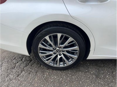 2019 Lexus ES ES 300h Sedan 4D