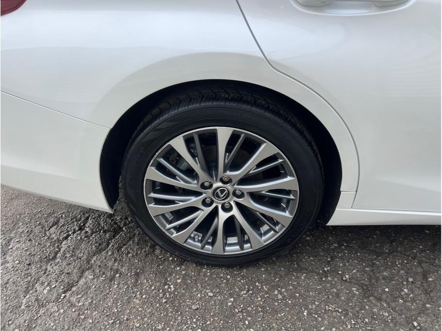 2019 Lexus ES ES 300h Sedan 4D