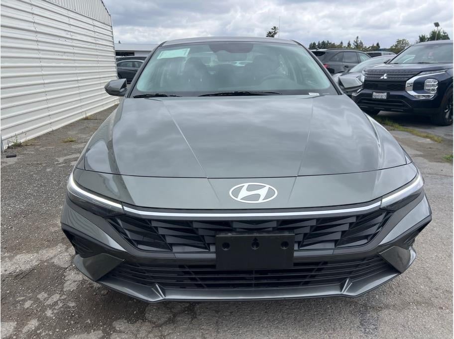 2026 Hyundai Elantra SE Sedan 4D