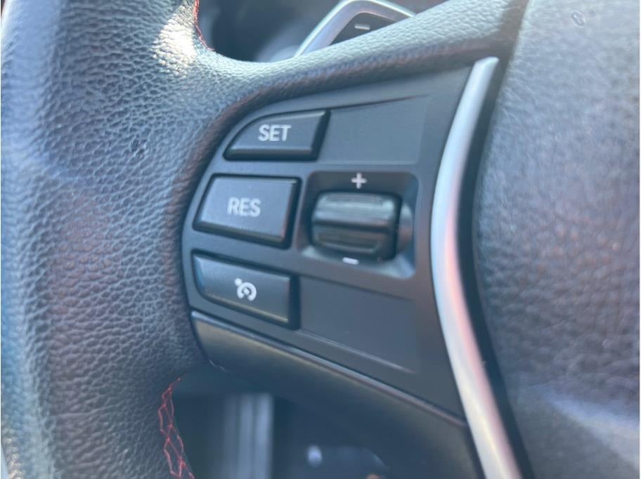 2018 BMW 3 Series 330e iPerformance Sedan 4D