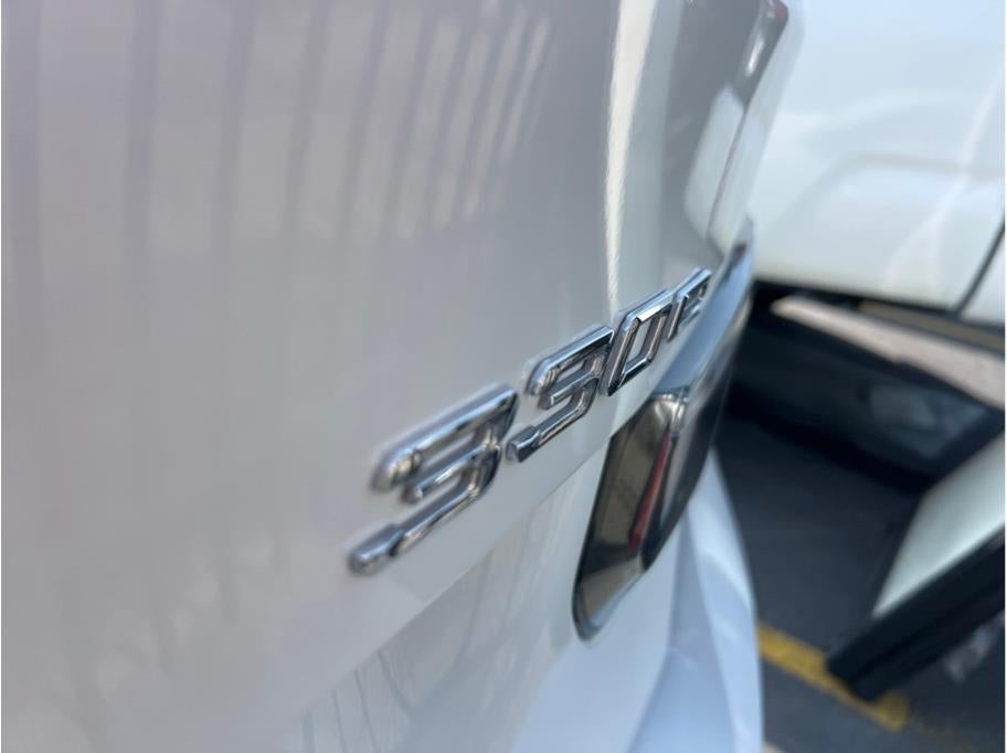 2018 BMW 3 Series 330e iPerformance Sedan 4D