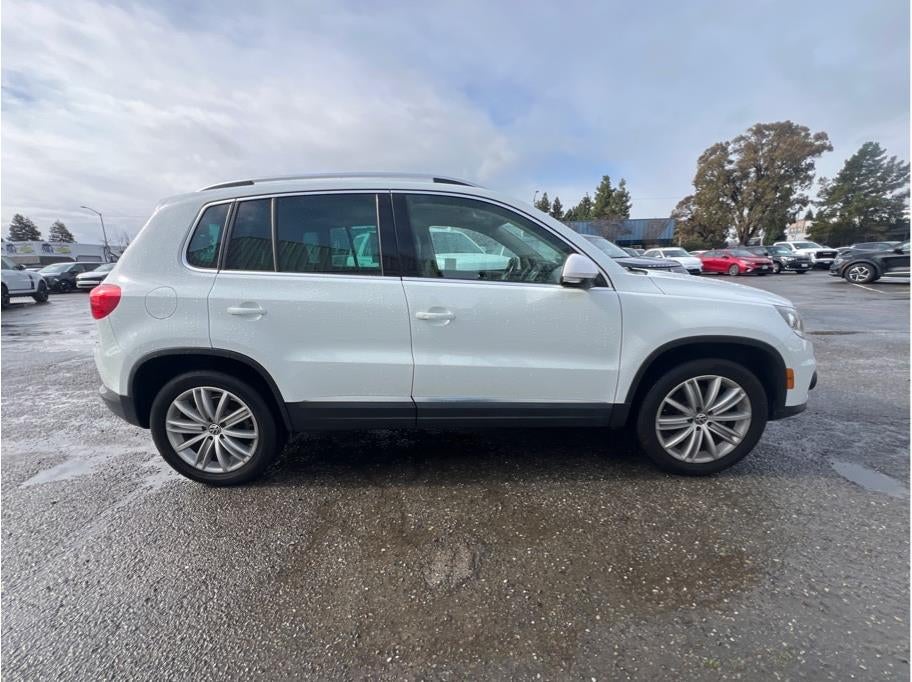 2015 Volkswagen Tiguan 2.0T SEL Sport Utility 4D