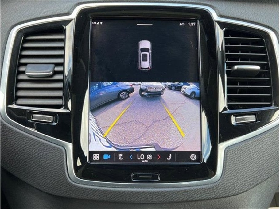 2023 Volvo XC90 B6 Plus Bright Theme Sport Utility 4D