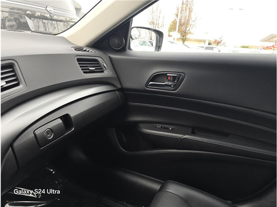 2014 Acura ILX 2.0L Sedan 4D