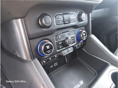 2023 Chevrolet Suburban Premier Sport Utility 4D