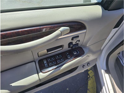 2007 Lincoln Town Car Signature Limited Sedan 4D
