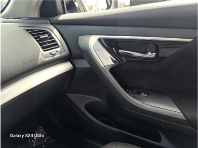 2013 Nissan Altima 2.5 SV Sedan 4D