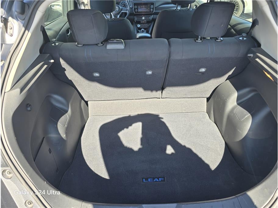 2018 Nissan LEAF SV Hatchback 4D