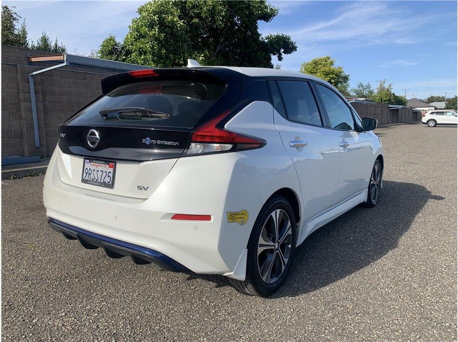 2022 Nissan LEAF SV Hatchback 4D